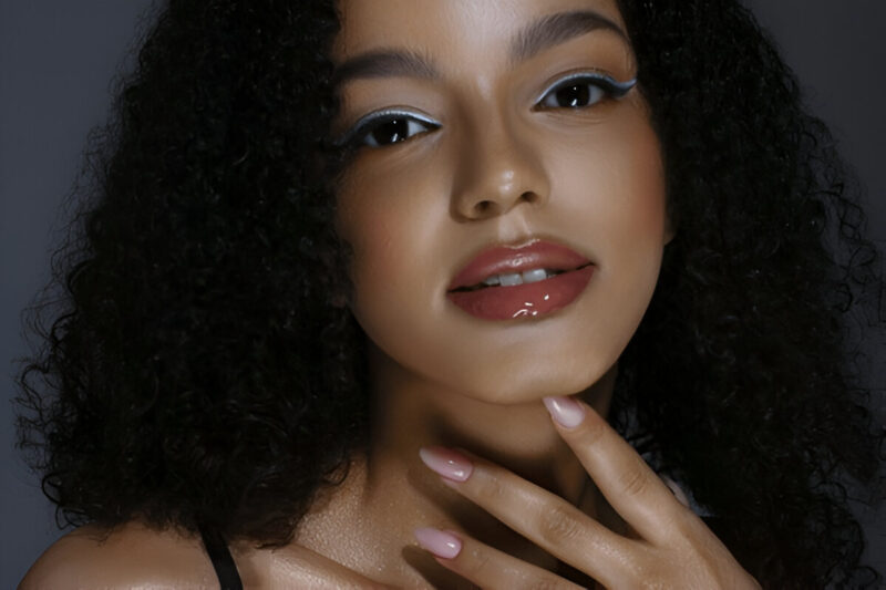Gel Press On Nails &<br/> Cluster Lashes